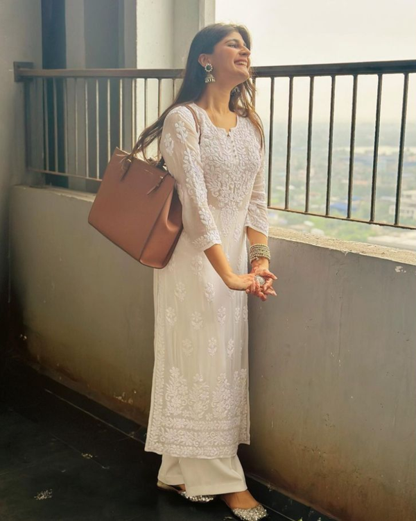 White Kurti for Women: The Timeless Trend You Can Style for Every Occasion
