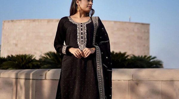 Best Black Dress Captions for Instagram & Beyond