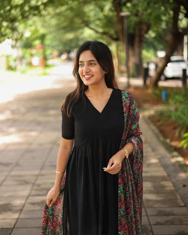 Black Kurti for Women – The Ultimate Guide to Timeless Elegance