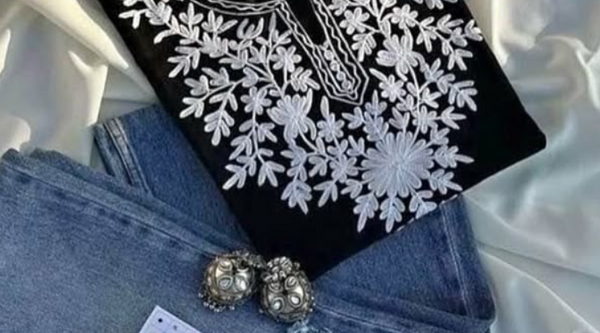 How to Accessorize a Black Dress: Elegant Styling Tips for Every Occasion