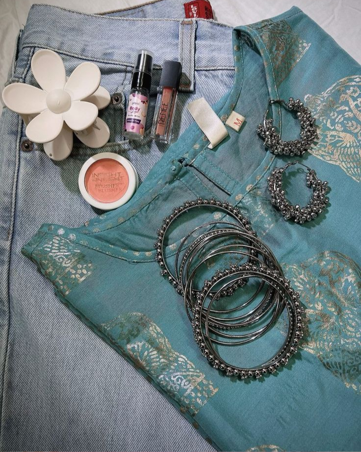 how to style short kurti with jeans