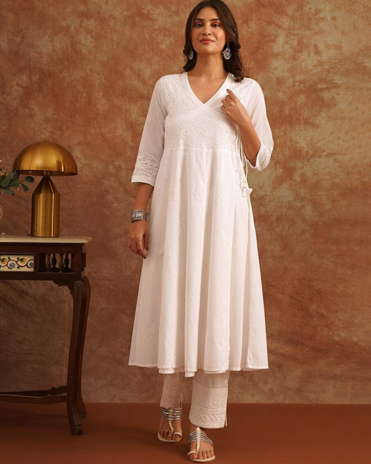 How to Style Black and White Kurtis for Office Wear